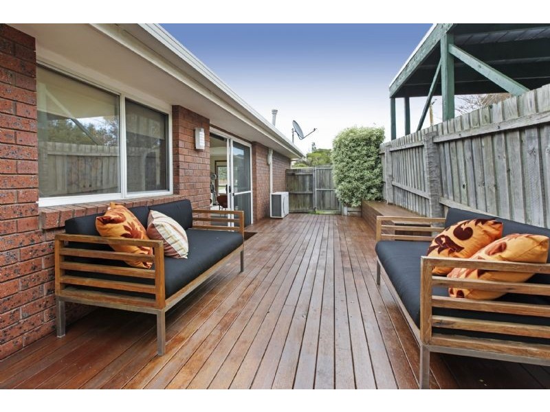 1/8 Friesian Court, Belmont VIC 3216