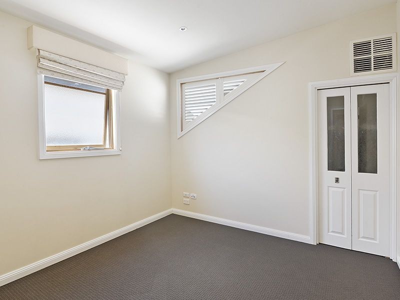 8 Sherbourne Terrace, Newtown VIC 3220