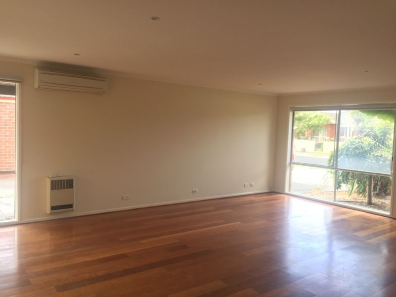 1/10 Greenville Drive, Grovedale VIC 3216