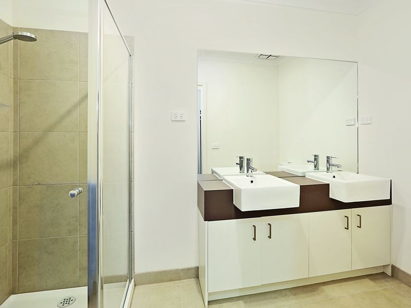 2 Crows Road, Belmont VIC 3216