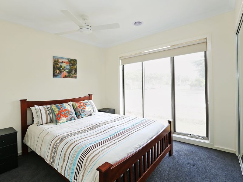 2 Crows Road, Belmont VIC 3216