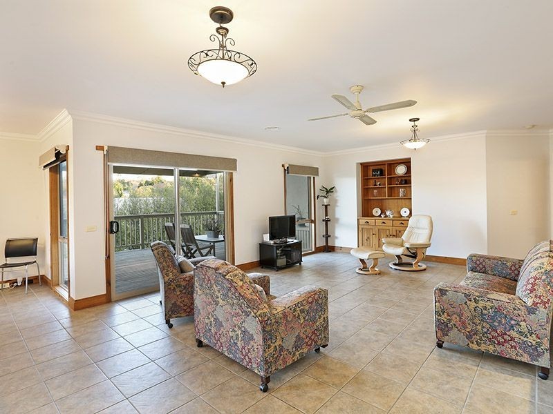 61 James Cook Drive, Wandana Heights VIC 3216