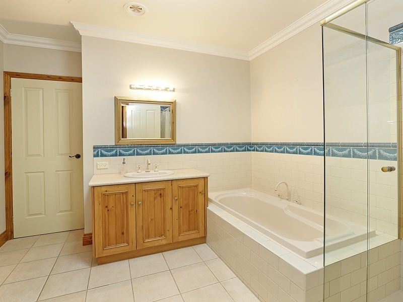 61 James Cook Drive, Wandana Heights VIC 3216