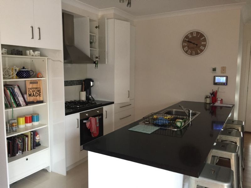 2/2 Hamilton Court, Breakwater VIC 3219