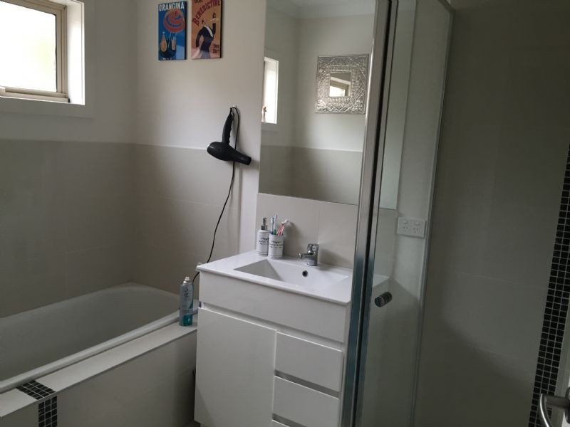 2/2 Hamilton Court, Breakwater VIC 3219