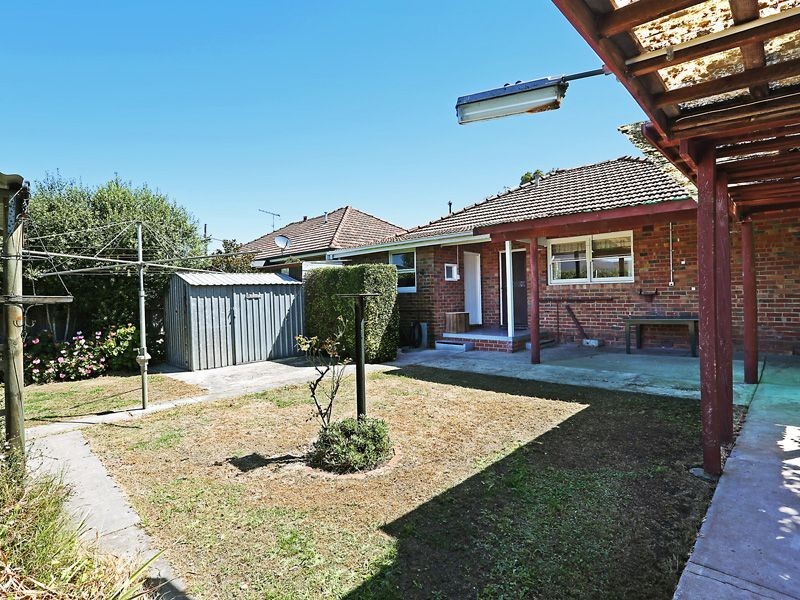 19 Warwick Street, Newtown VIC 3220