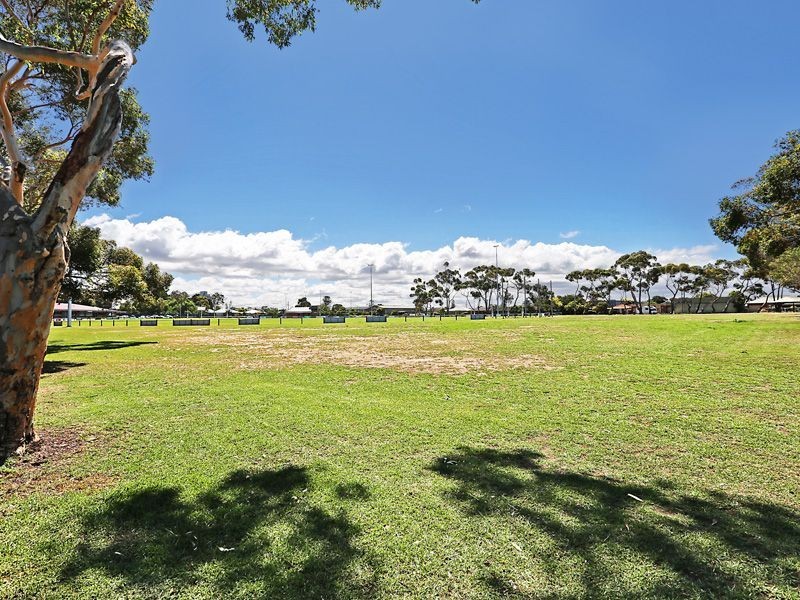 19 Warwick Street, Newtown VIC 3220