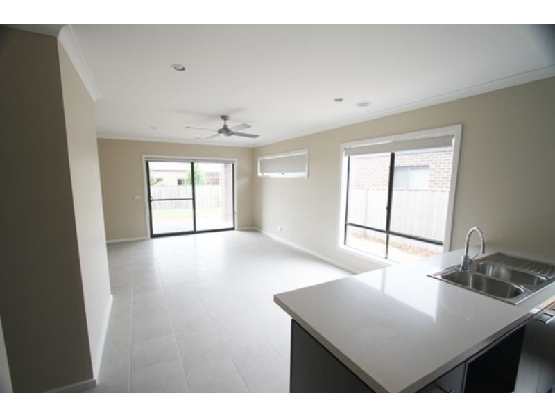 15 Sandridge Street, Leopold VIC 3224