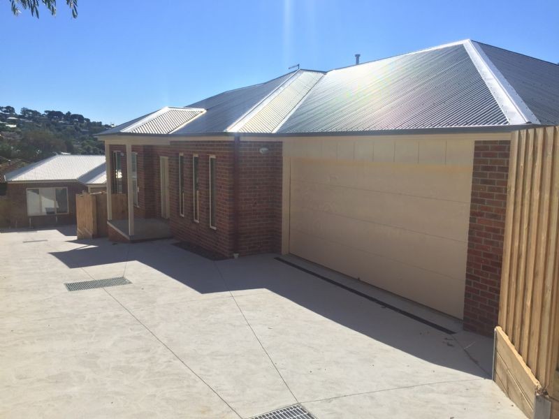 2/260 Roslyn Road, Highton VIC 3216