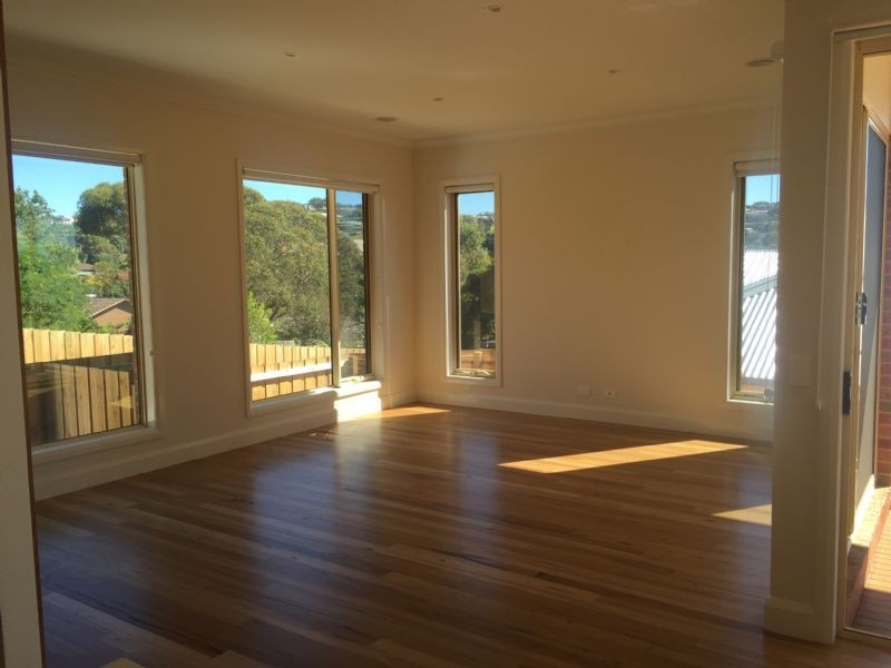 2/260 Roslyn Road, Highton VIC 3216