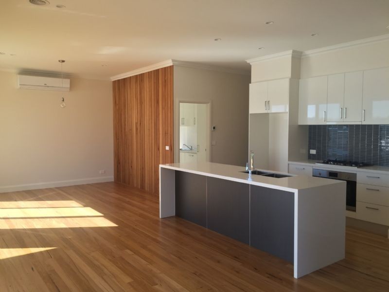 2/260 Roslyn Road, Highton VIC 3216