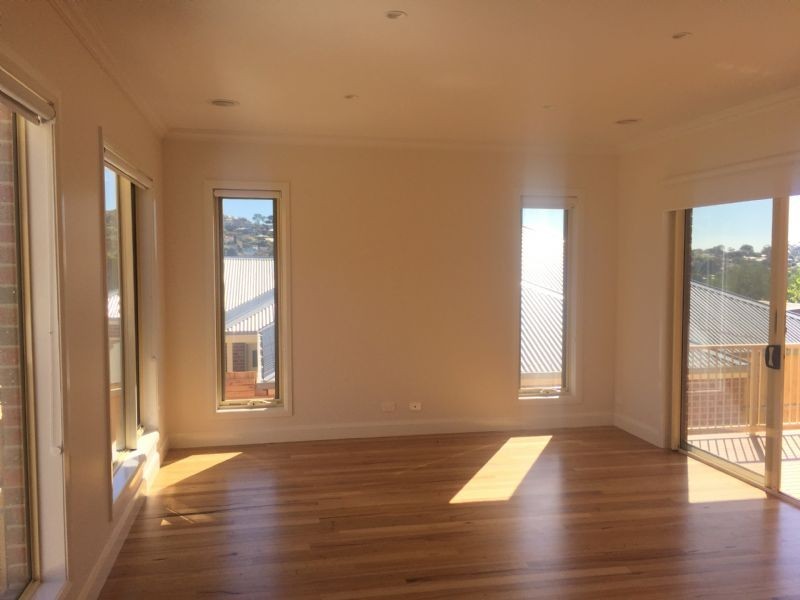 2/260 Roslyn Road, Highton VIC 3216