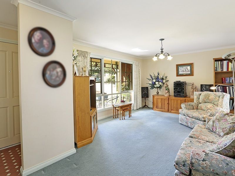 5 Augustine Drive, Highton VIC 3216