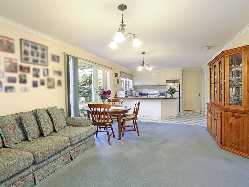 5 Augustine Drive, Highton VIC 3216