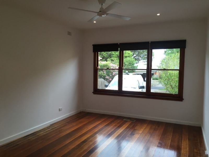 6 Lloyd Street, Belmont VIC 3216