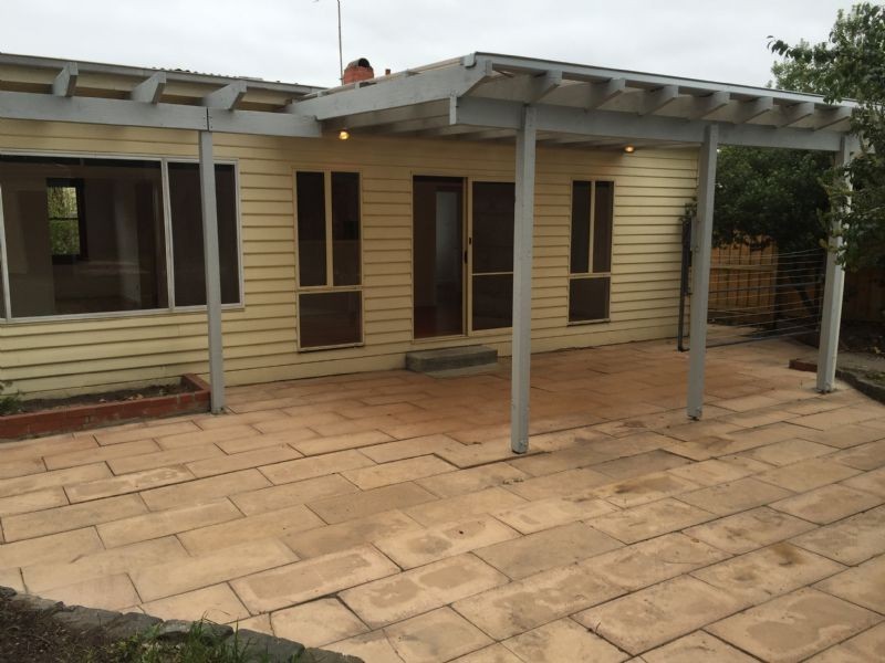 6 Lloyd Street, Belmont VIC 3216