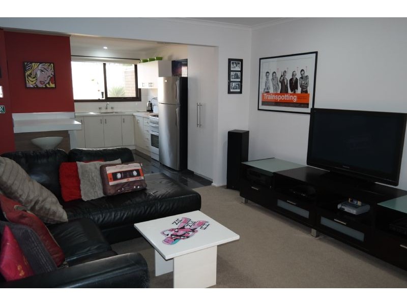 2/349 Pakington Street, Newtown VIC 3220