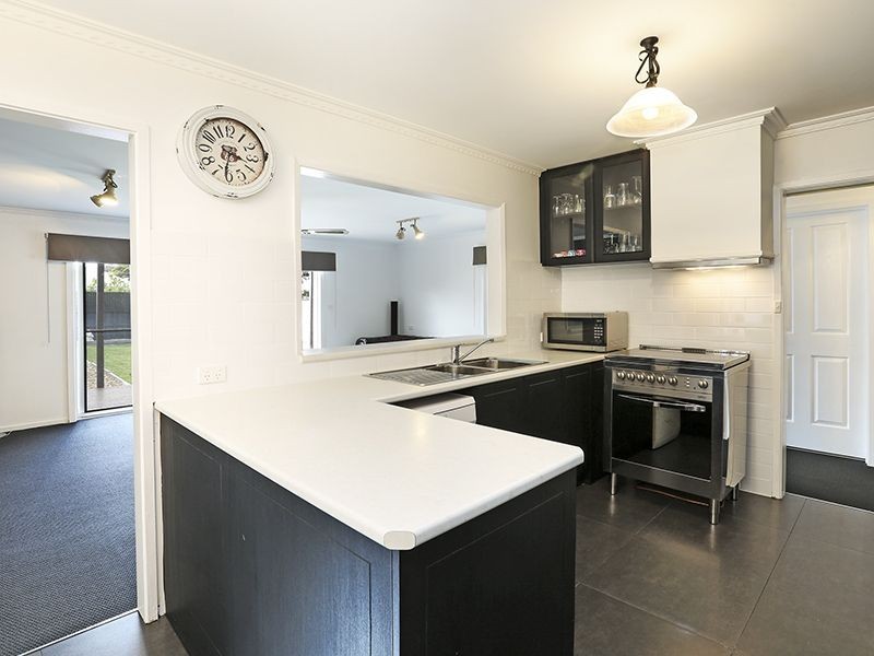 3 Crows Road, Belmont VIC 3216