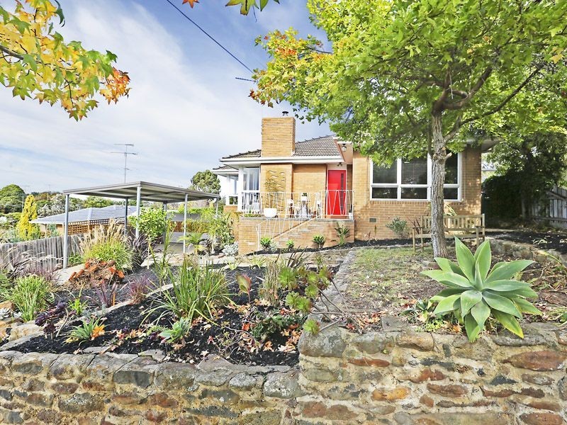 1 Hutcheson Avenue, Highton VIC 3216