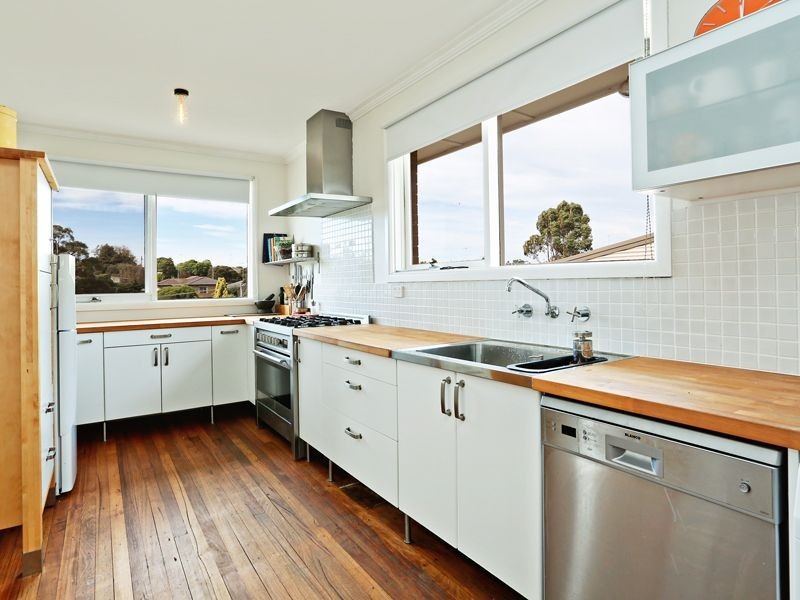 1 Hutcheson Avenue, Highton VIC 3216