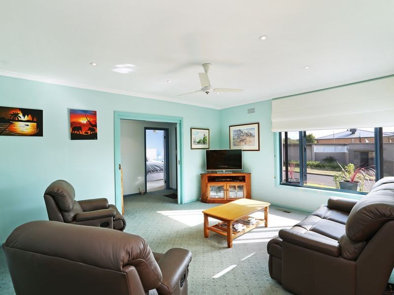 45 Moreton Bay Drive, Highton VIC 3216