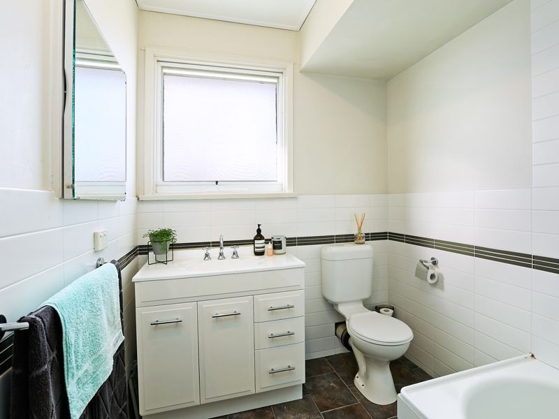 60 Sherbourne Terrace, Newtown VIC 3220