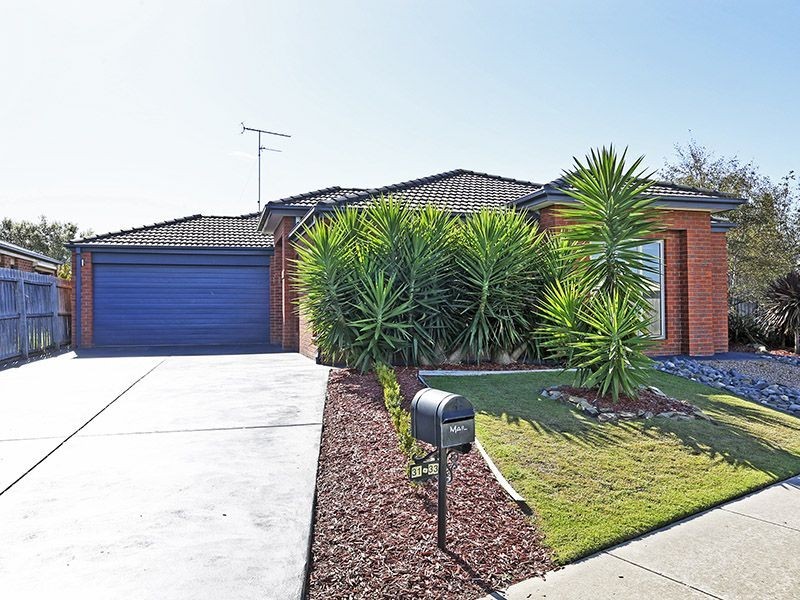 31-33 Paratone Crescent, St Albans Park VIC 3219