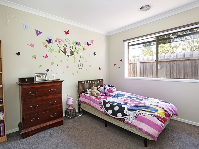 31-33 Paratone Crescent, St Albans Park VIC 3219