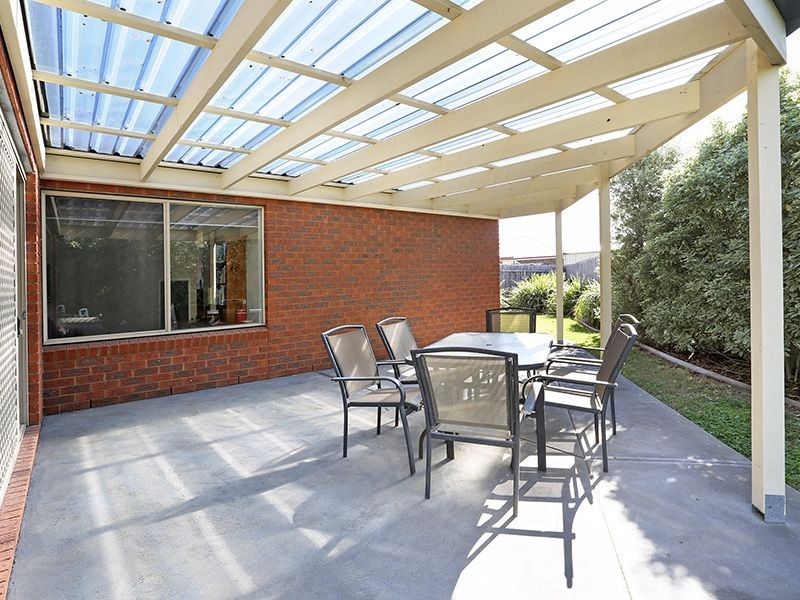 31-33 Paratone Crescent, St Albans Park VIC 3219