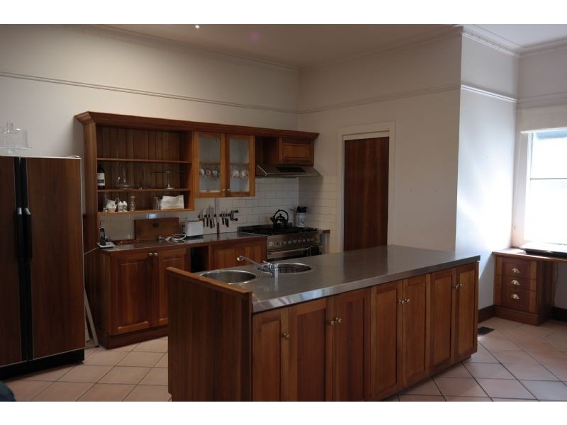 8 Roxby Street, Manifold Heights VIC 3218