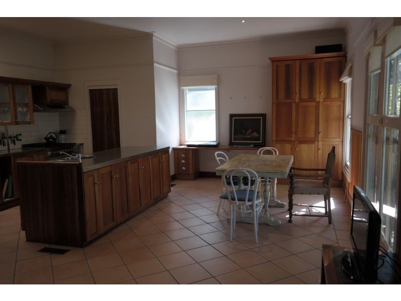 8 Roxby Street, Manifold Heights VIC 3218