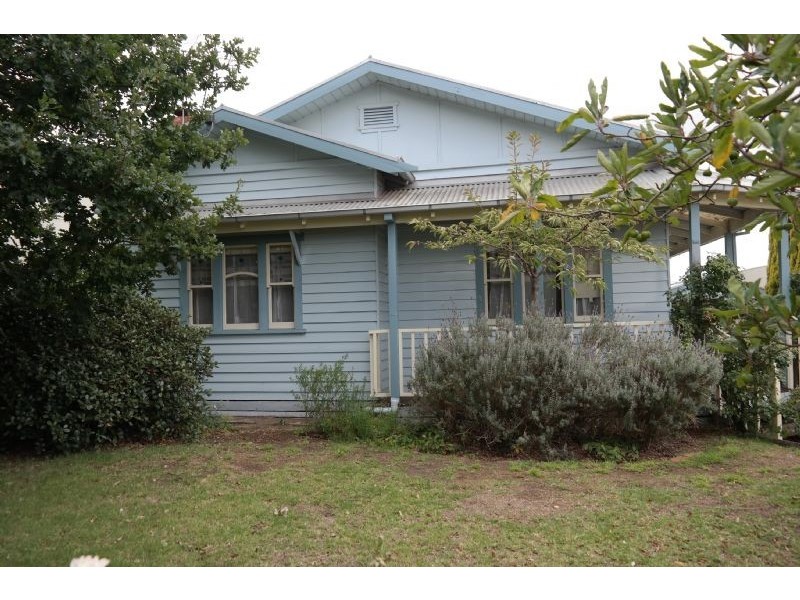 8 Roxby Street, Manifold Heights VIC 3218