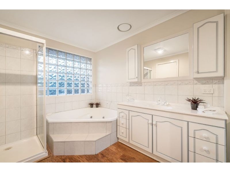 2 Glenys Court, Wantirna South VIC 3152