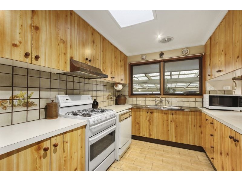 8 Avoca Way, Wantirna South VIC 3152