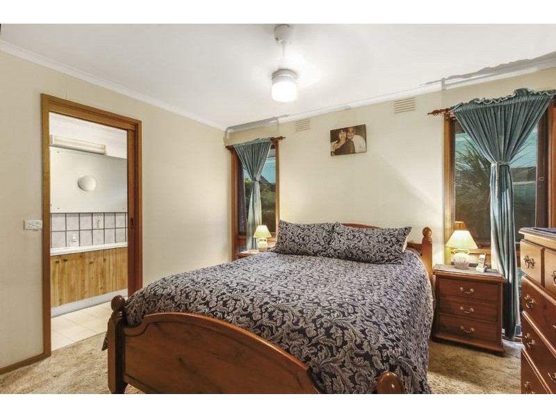 8 Avoca Way, Wantirna South VIC 3152