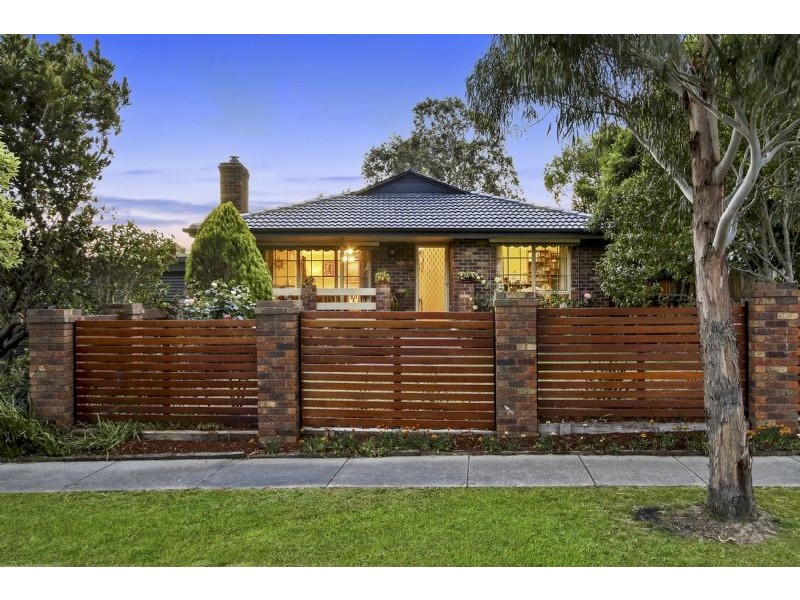 8 Avoca Way, Wantirna South VIC 3152