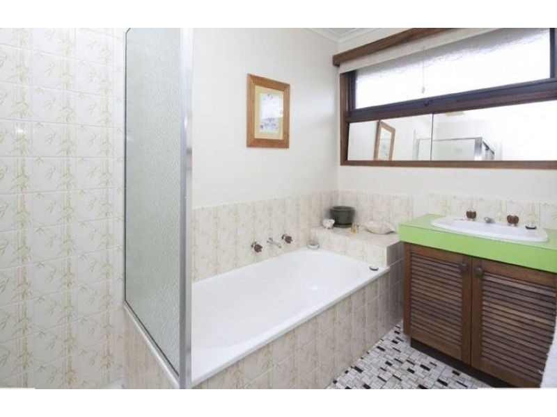 104 Berrabri Drive, Scoresby VIC 3179