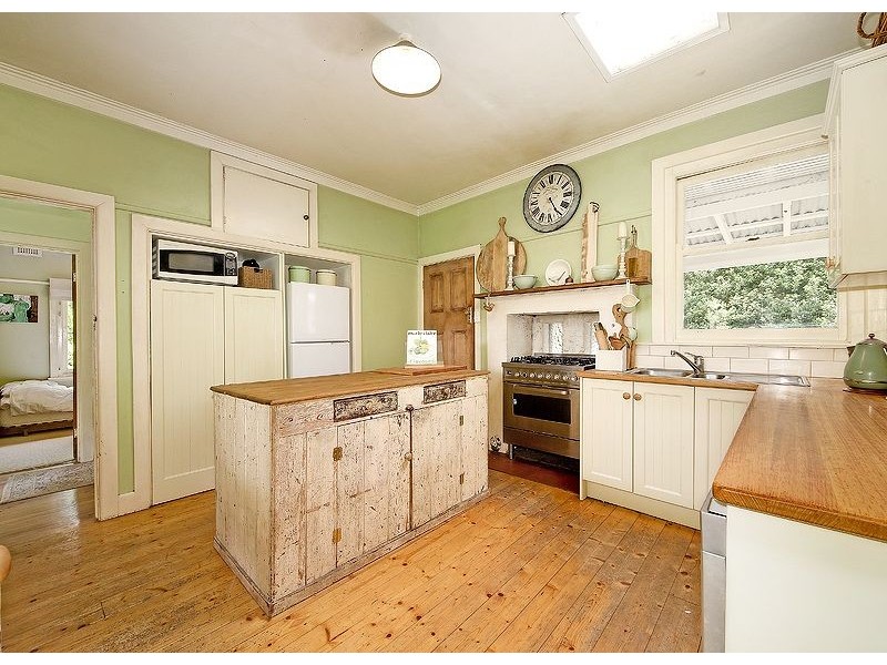 8 Helen Street, Mount Dandenong VIC 3767