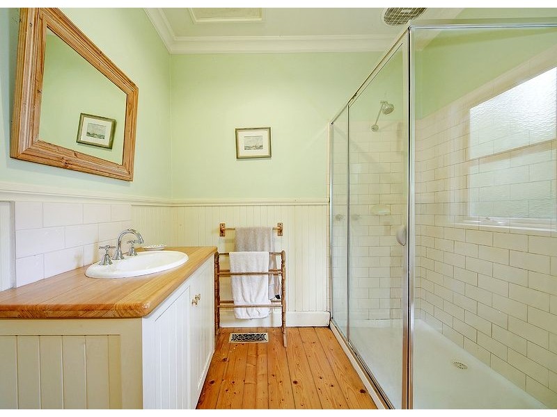 8 Helen Street, Mount Dandenong VIC 3767