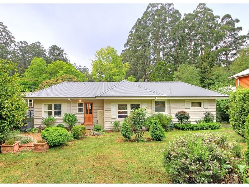 8 Helen Street, Mount Dandenong VIC 3767