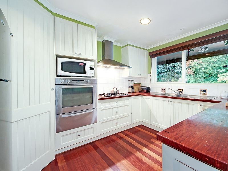 64 Barbers Rd, Kalorama VIC 3766