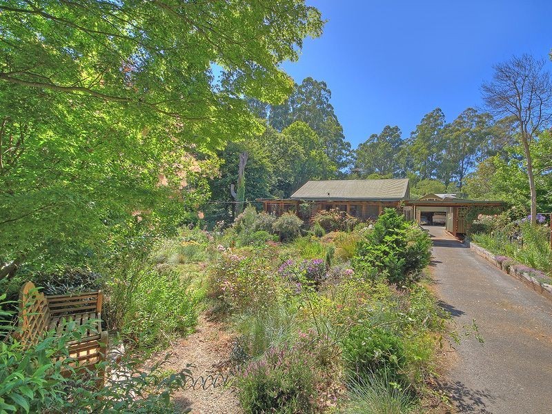 14 Old Coach Rd, Mount Dandenong VIC 3767