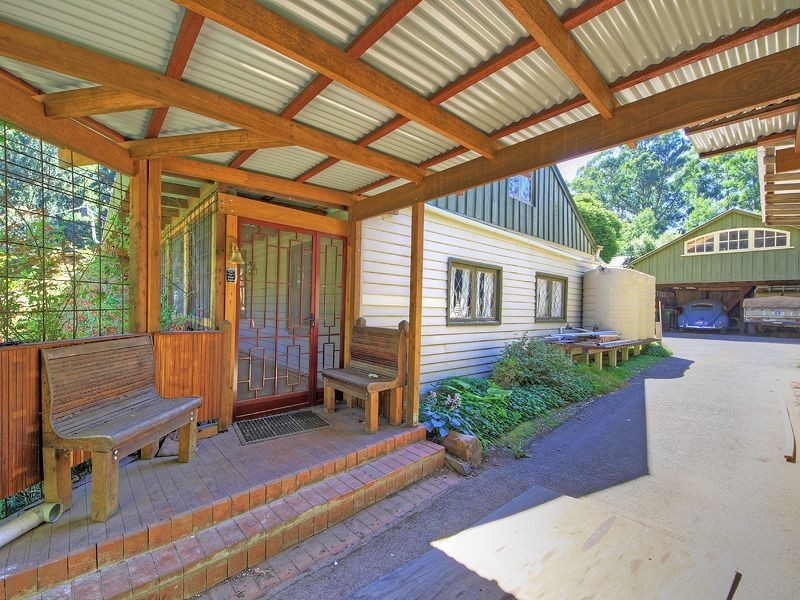 14 Old Coach Rd, Mount Dandenong VIC 3767