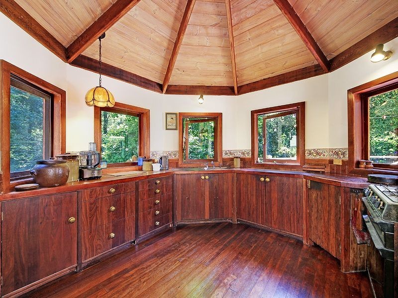 14 Old Coach Rd, Mount Dandenong VIC 3767
