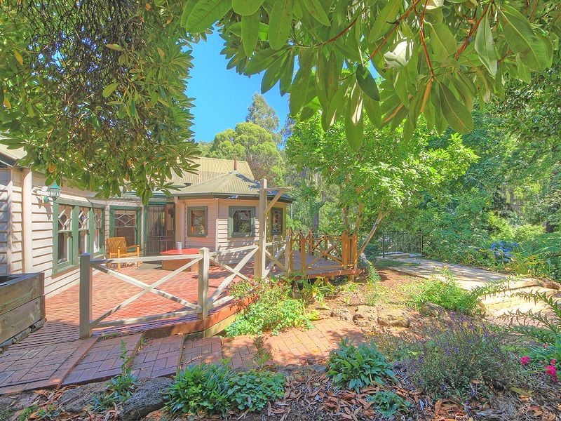 14 Old Coach Rd, Mount Dandenong VIC 3767