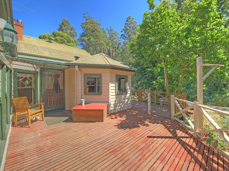 14 Old Coach Rd, Mount Dandenong VIC 3767
