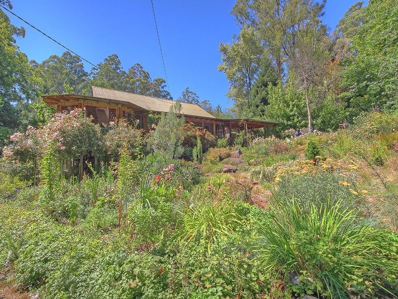 14 Old Coach Rd, Mount Dandenong VIC 3767