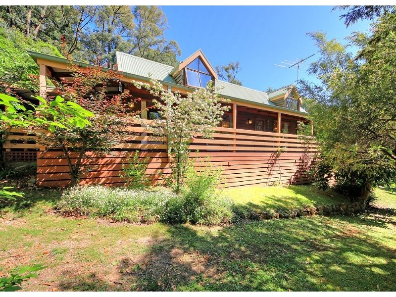 82 Inverness Rd, Kalorama VIC 3766