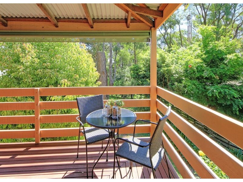 82 Inverness Rd, Kalorama VIC 3766