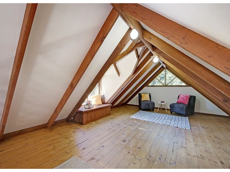 82 Inverness Rd, Kalorama VIC 3766